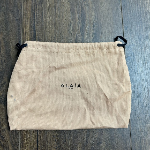 6.5x8.5” Alaia Paris Dust Bag - Picture 1 of 6